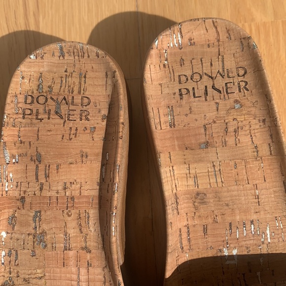 NWT DONALD PLINER Fiji  Metallic Zebra white Wedge Thong  Sz 8.5 - Picture 7 of 11